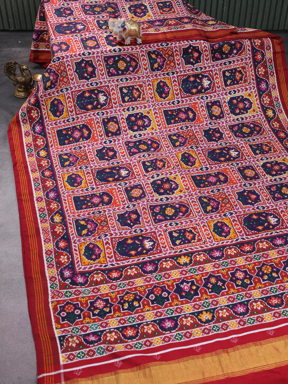Blue-Maroon Patan Patola Silk Saree - Image 2