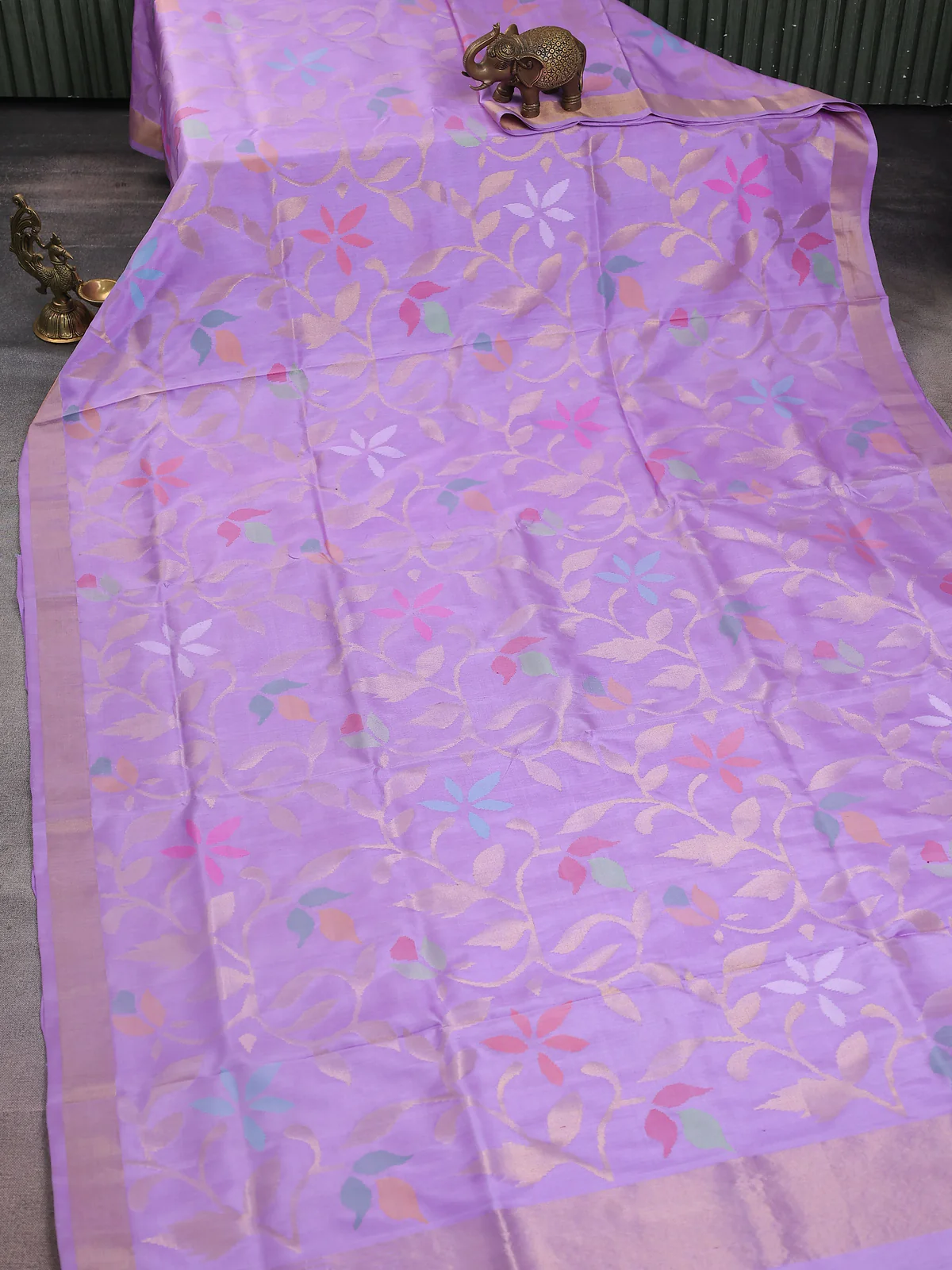 Lavender Uppada Silk Saree With Jamdhani Weaves - Image 2